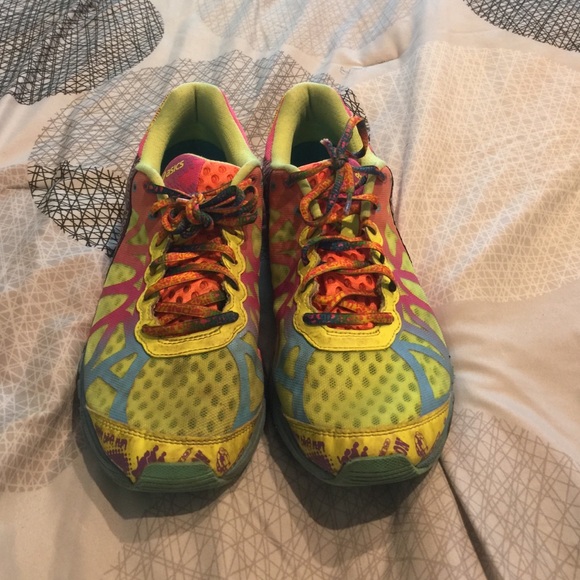 Asics running shoes - Picture 1 of 4