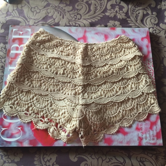 Bebe Crochet Shorts - Picture 3 of 4