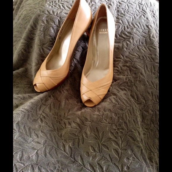 Stuart Weitzman blush nude peep toe pumps!