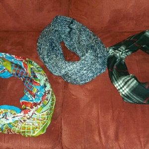 3 infinity scarfs