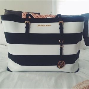 Michael Kors Jet Set Travel Tote - Large