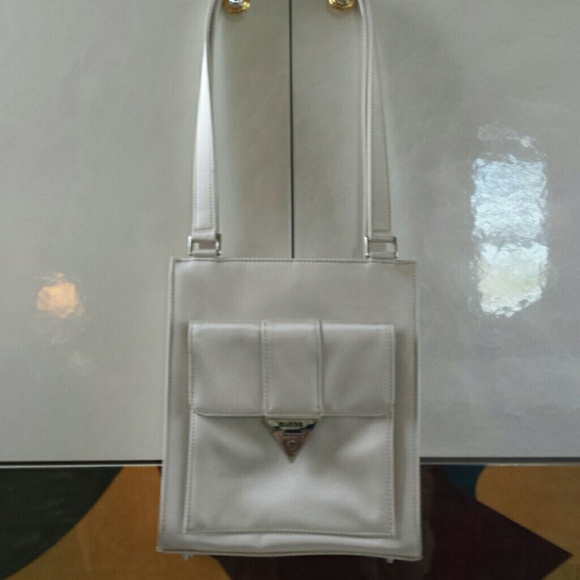 GUESS ivory colour purse - Picture 1 of 4