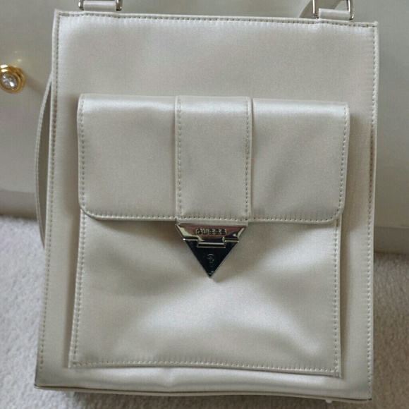 GUESS ivory colour purse - Picture 3 of 4