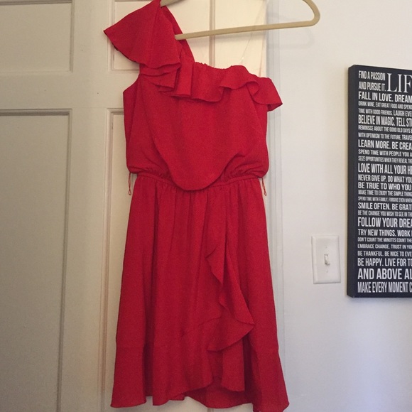 One shoulder red dress