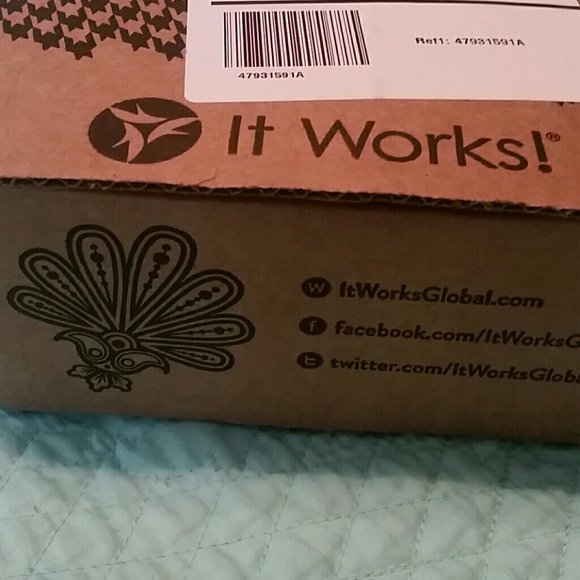 Unopened box of It Works Hair Skin and nails
