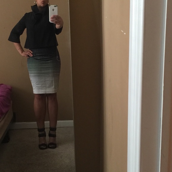 Worthington Black and White Print Pencil Skirt