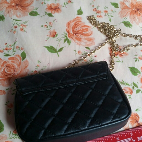 Payless 7"x 5 " x2 " black cross body bag - Picture 2 of 4