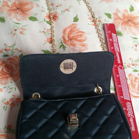 Payless 7"x 5 " x2 " black cross body bag - Picture 3 of 4