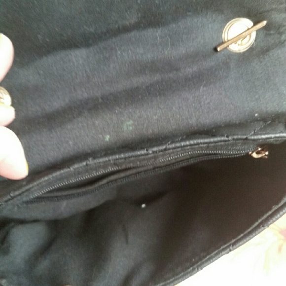 Payless 7"x 5 " x2 " black cross body bag - Picture 4 of 4