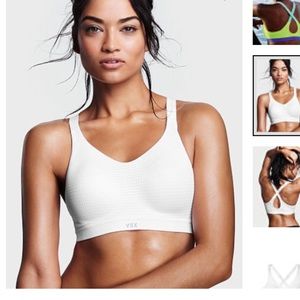 Light weight by Victoria Secret sports bra NWT