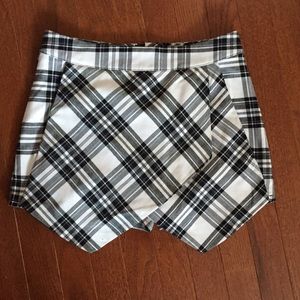 LF black and white plaid skort