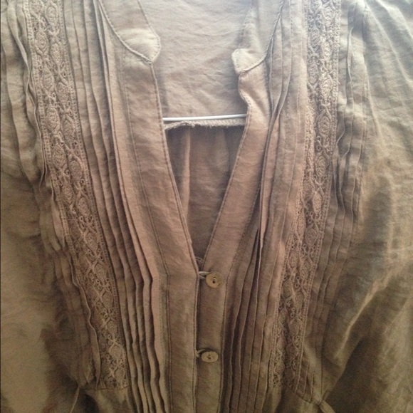 Cute with jeans taupe colored top - Picture 2 of 3