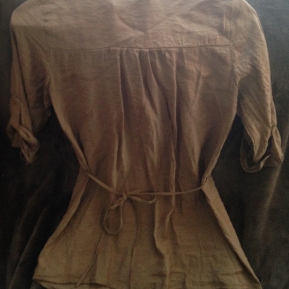 Cute with jeans taupe colored top - Picture 3 of 3