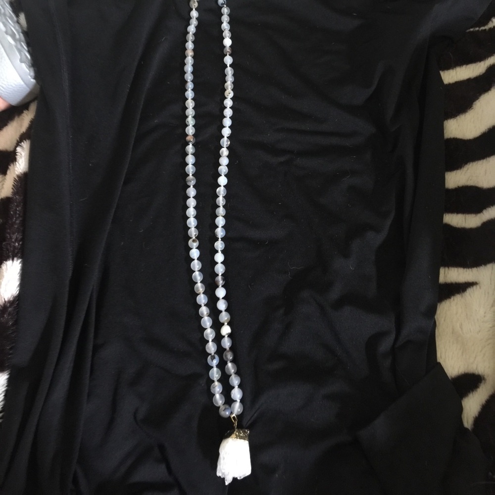 Rock necklace white and gray beads