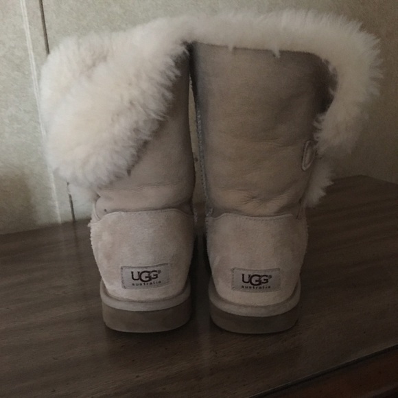 Ugg Bailey Boots - Picture 3 of 4