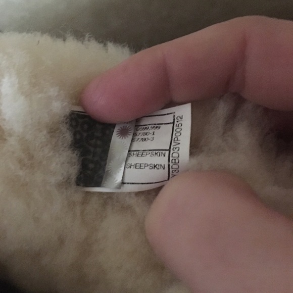 Ugg Bailey Boots - Picture 4 of 4