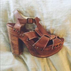 Spring/summer wooden heels 💕