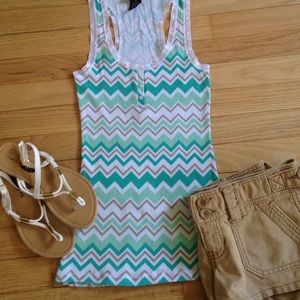 🎉SALE!🎉NWT Rue21 Chevron Racerback Tank - Small