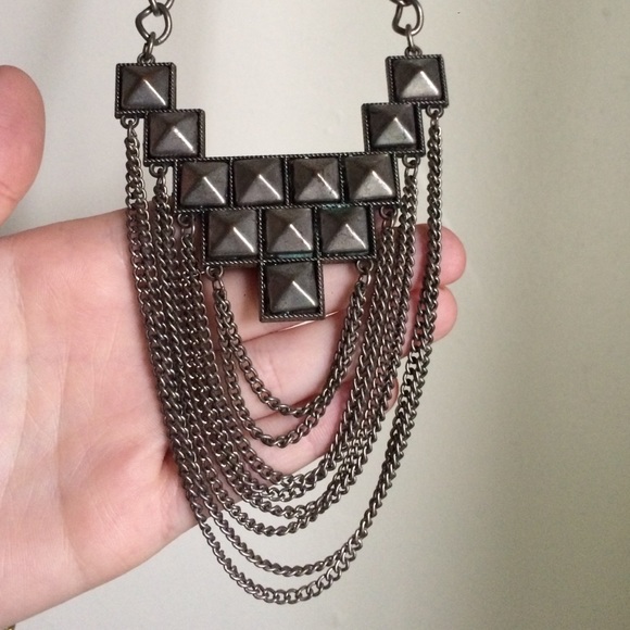 Silver metal stud chain necklace