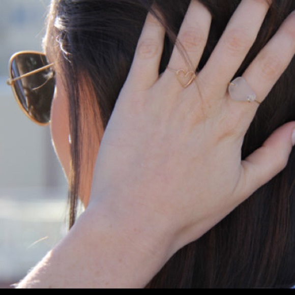 Simple Gold Heart Ring - Picture 3 of 3