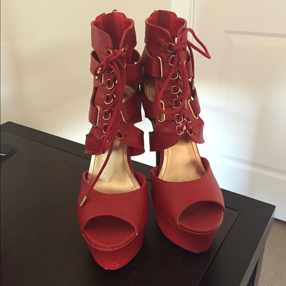 Red lace up platform heels - Picture 1 of 4