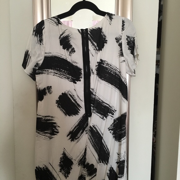 Black-and-white Alice and Olivia printed dress - Picture 4 of 4