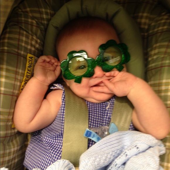 🍀Happy Shopping Poshers.🍀 See bargains - Picture 2 of 4