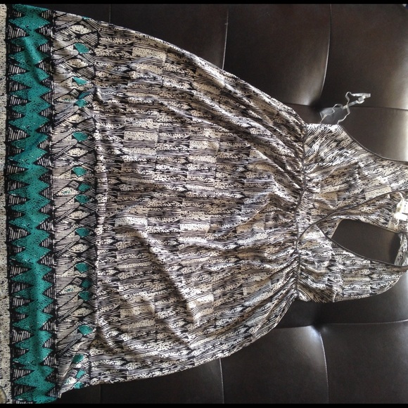 Max Studio Dresses & Skirts - Razorback dress