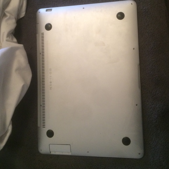 MacBook - Picture 3 of 3