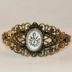 Clock Fillagree Bracelet