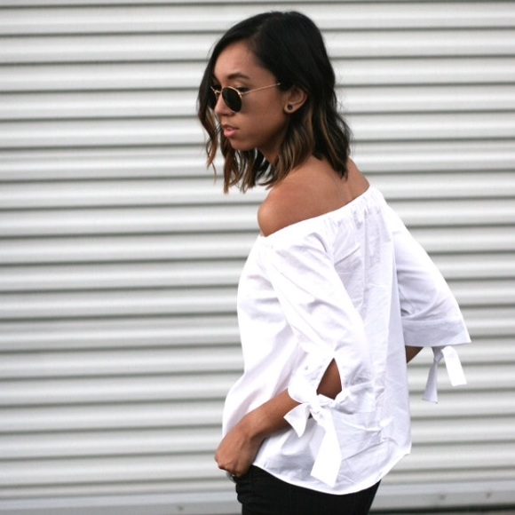 💅🏼💜HP!!💜💅🏼 ZARA Off-the-shoulder poplin top