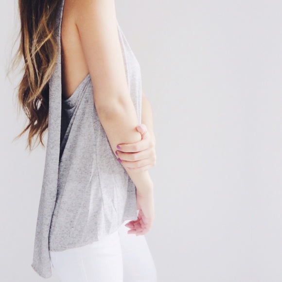 SOLD OUT ❌ Heather Gray Hi-Lo Loose Tank - Picture 4 of 4