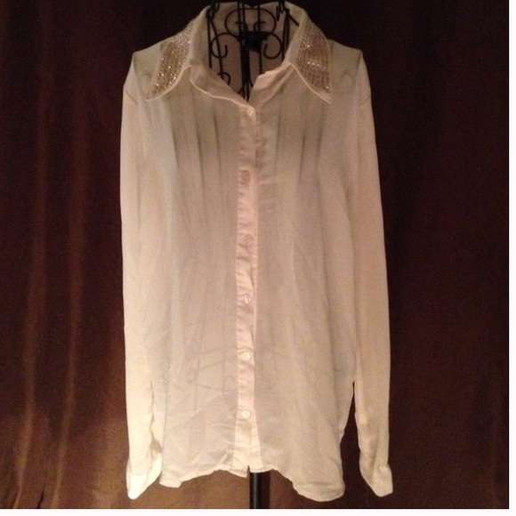 Beige button up with Rose gold detail lightweight - Picture 1 of 2