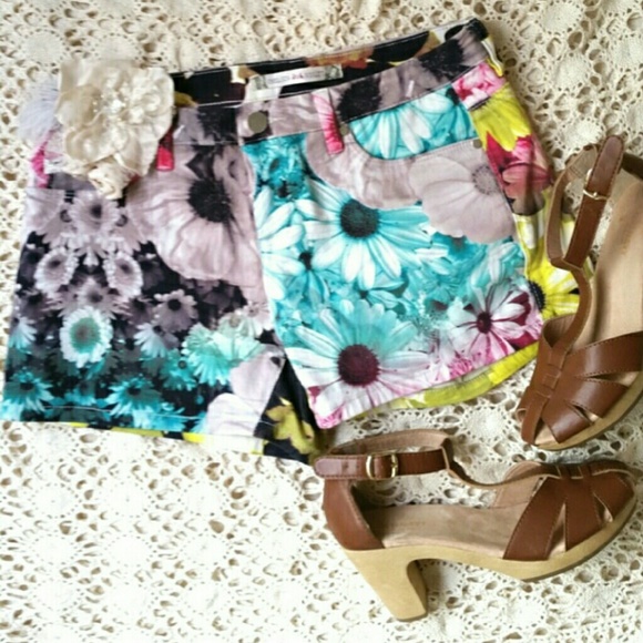 Chelsea & Violet Shorts