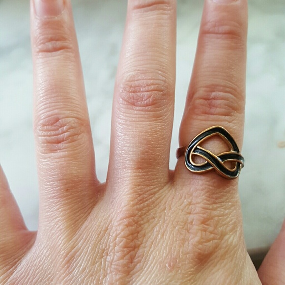 Black heart infinity ring - Picture 1 of 2