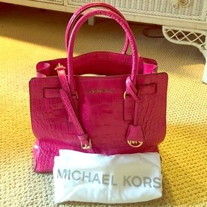Michael Kors Dillon Raspberry Tote
