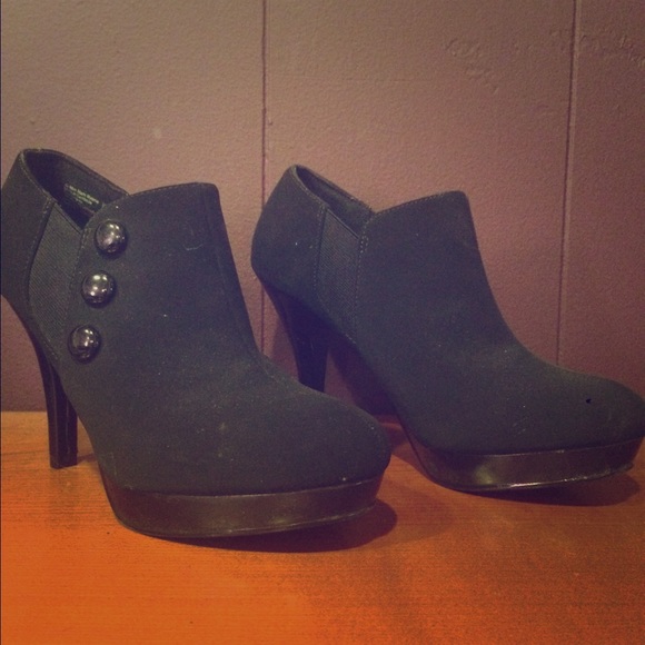 Suede Black Closed Toe Heels