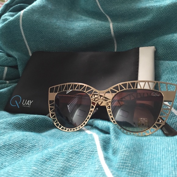 ⭐️ Quay Steel Cat Sunglasses
