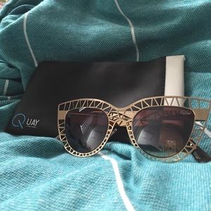 ⭐️ Quay Steel Cat Sunglasses