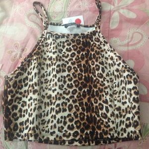 Size L juniors leopard printed crop