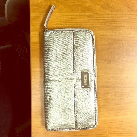 Kenneth Cole Reaction Handbags - Kenneth Cole Reaction metallic wallet.