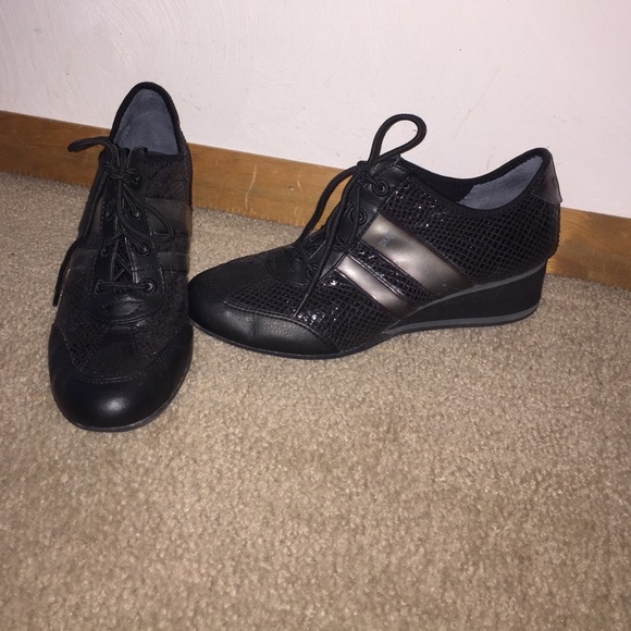 Dkny black tennis shoes Clearance