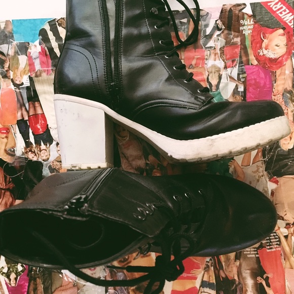 New Look Shoes - NL Cleated Sole Ankle Boots