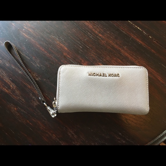Michael Kors wallet/wristlet