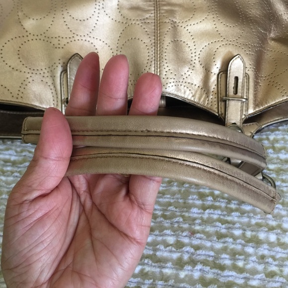 GUC Coach Carly Tote in gold with silver hardware - Picture 2 of 6