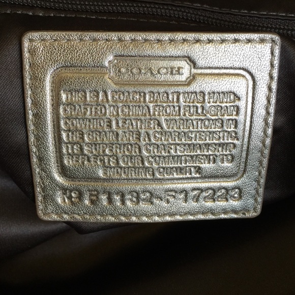 GUC Coach Carly Tote in gold with silver hardware - Picture 4 of 6