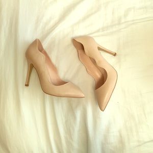 Scalloped cutout pointed toe pumps!