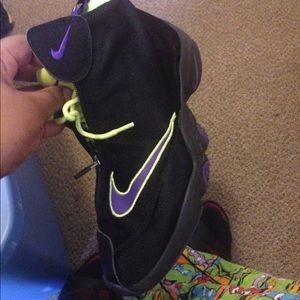 Nike shoes gloves
