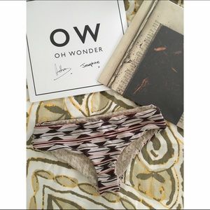 SOLD ON MERC!!  Acacia swimwear bottoms