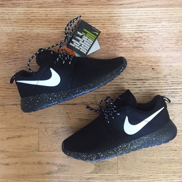 Black and white speckle Nike roshe